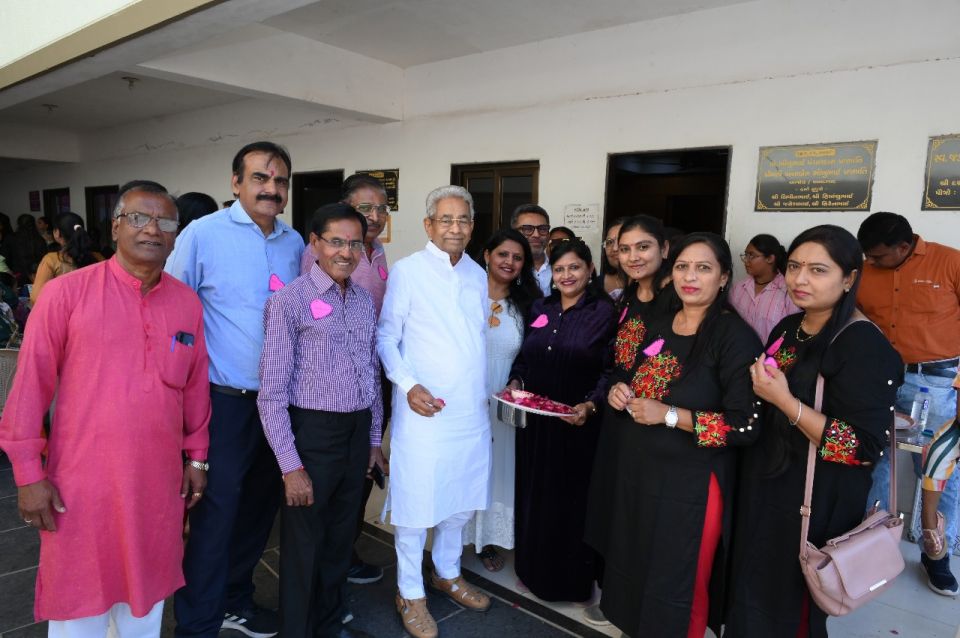 गुजरात प्रजापति समाज,  शताब्दी वर्ष,  महिला दिवस,  नारी शक्ति,  नारी सशक्तिकरण,  छात्रालय कार्यक्रम,  केशुभाई प्रजापति,  सविताबेन प्रजापति,  आशीर्वचन,  शुभकामनाएं